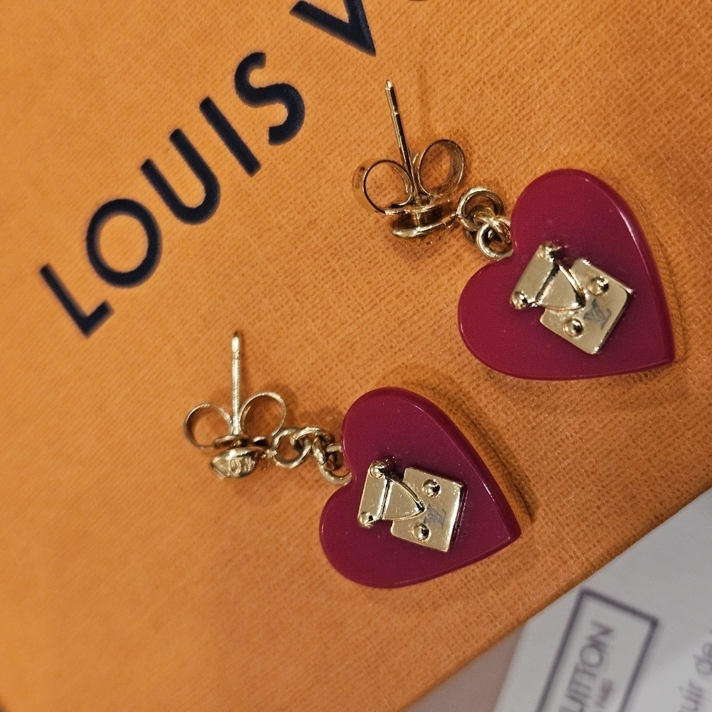 Louis Vuitton Pomme D'Amour Lock Me Heart Drop Earrings - Picture 3 of 16